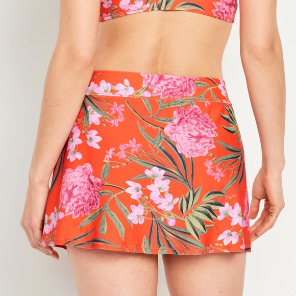 NWT OLD NAVY High-Waisted Swim Skirt Color: Red Floral - Picture 2 of 3